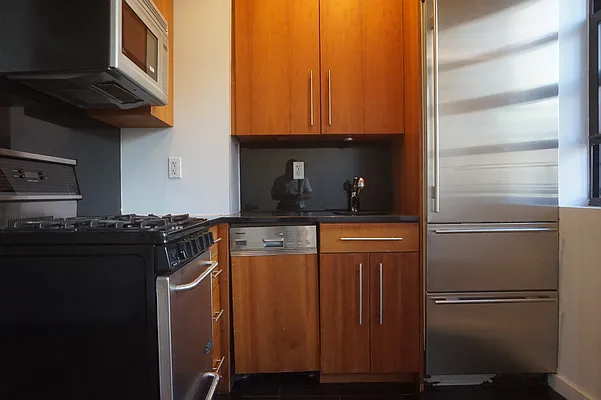 Rented by Metropolitan Equities | media 9