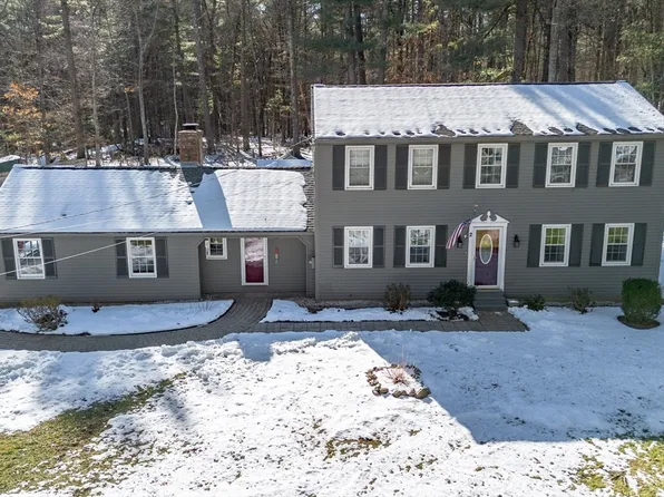 2 Dunstable Rd, Westford, MA 01886