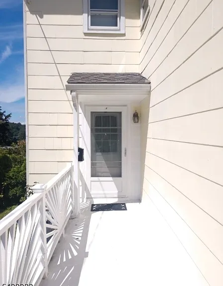 83 Allen St #1 — Photo 3