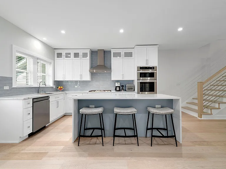 1205 Curtiss St — Photo 17