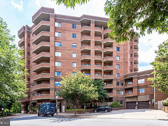 5th image of 1050 N Stuart St APT 220