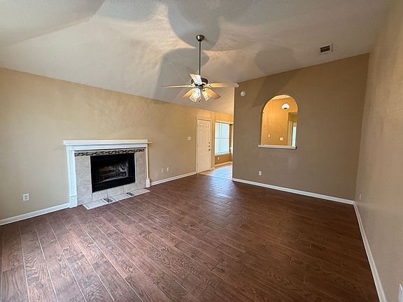2nd image of 2409 Pixton Dr