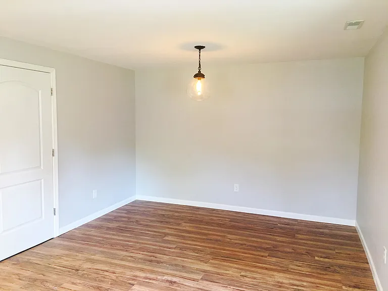 5137 Lakeview Dr — Photo 4