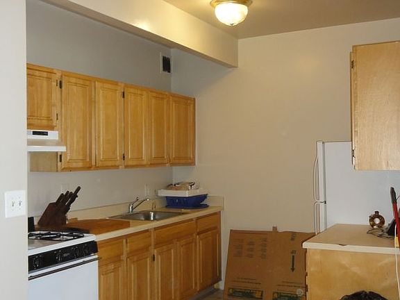 5th image of 314 E 105th St APT 3A