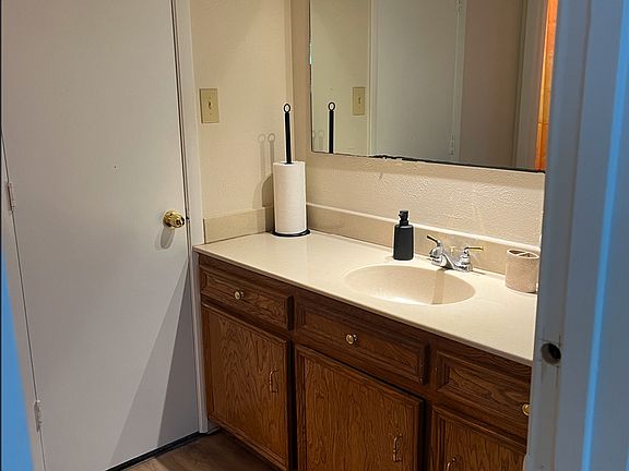 2nd image of 1401 Lucille Dr