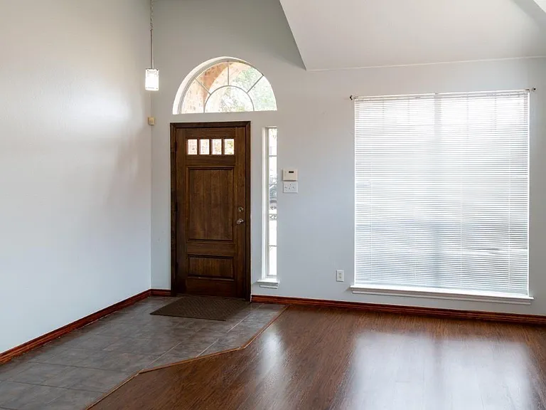 1524 Jessica Ln — Photo 17