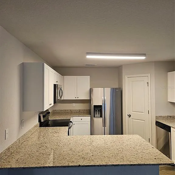 901 NW 15th Pl — Photo 4