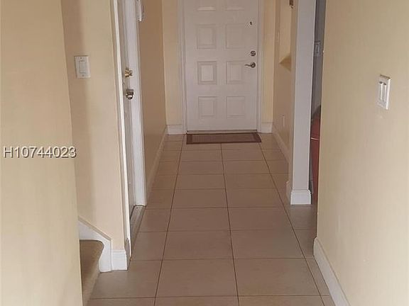 3rd image of 3363 Lakeside Dr