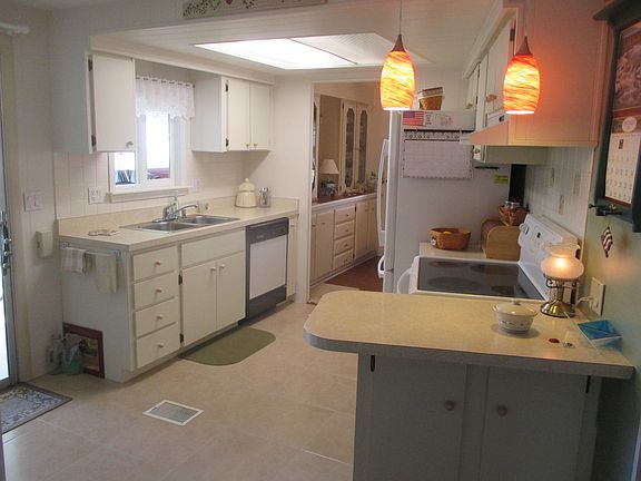 4th image of 119 Jacaranda Dr
