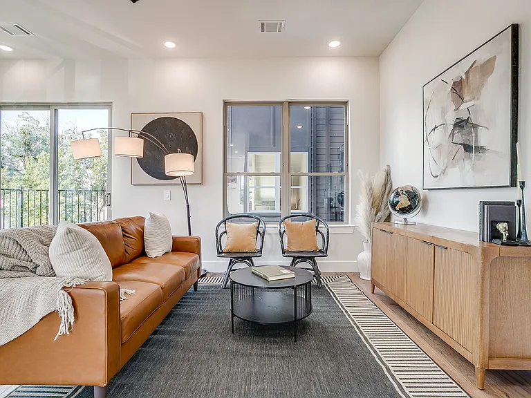 2824 Weisenberger St #102 — Photo 3