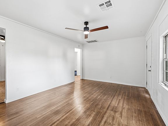 3rd image of 5635 W 3rd St