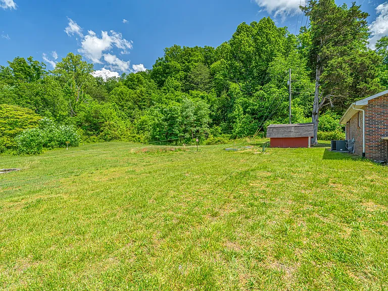8624 Walnut Springs Ln — Photo 20