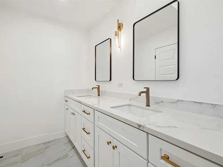 1111 Spearson Ln — Photo 24