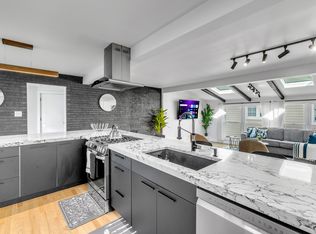 414 E Schiller St, Elmhurst, IL 60126