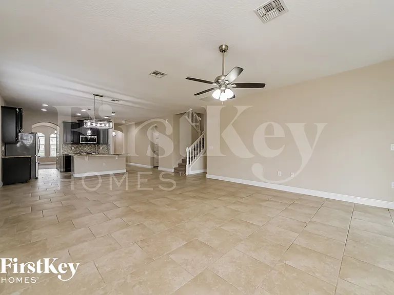 1651 Nina Dr — Photo 4