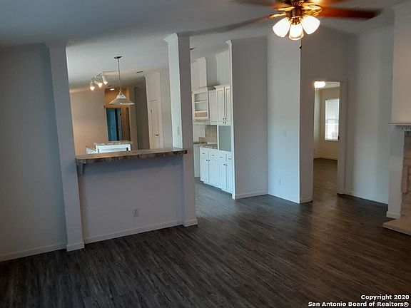 4th image of 1018 Eagle Creek Dr