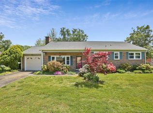 330 Woodside Dr, Hampton, VA 23669
