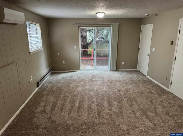 salem-oregon-2092266167 picture