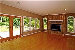 4th image of 8 Meadow Oak Dr