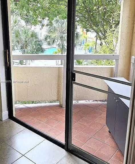 8290 Lake Dr #332 — Photo 4
