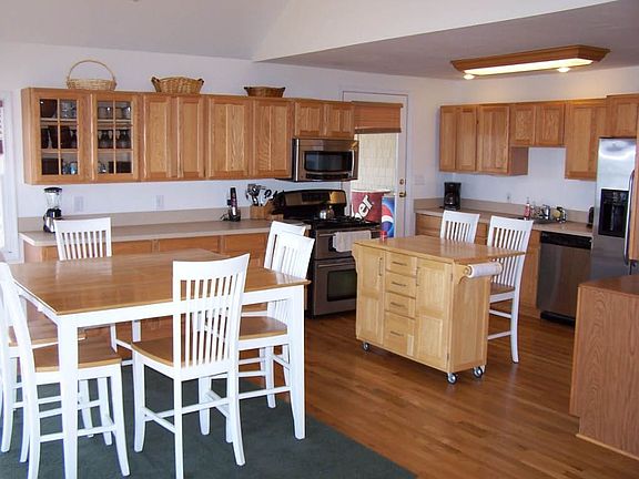 Kitchen/ Dining Views of the Bay