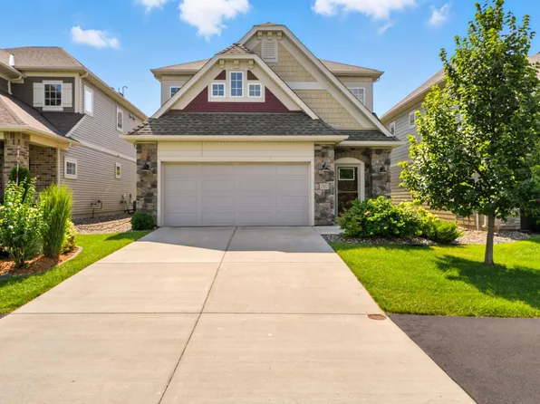 2302 Hillcrest Dr, Hudson, WI 54016