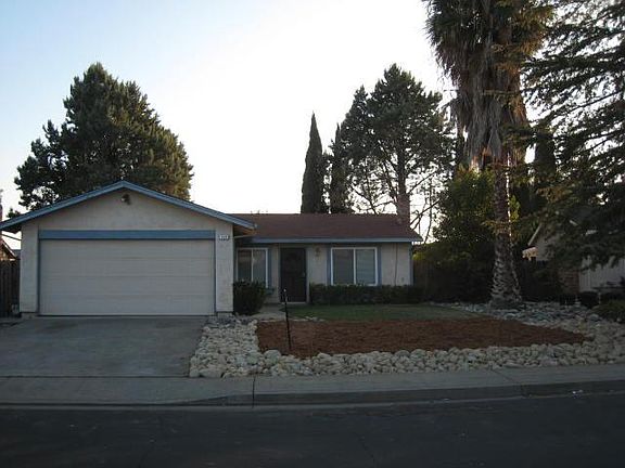2nd image of 254 Cambridge Dr