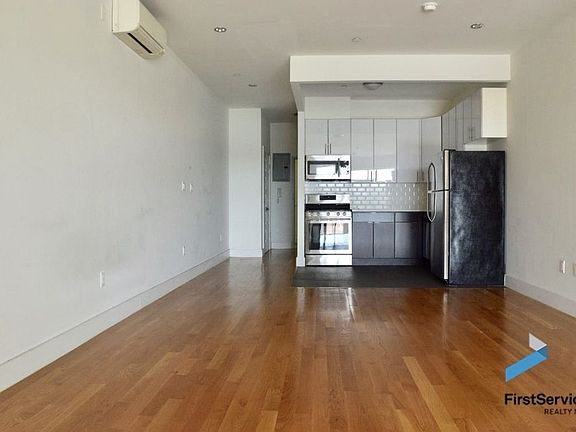 3rd image of 9002 Queens Blvd APT 619