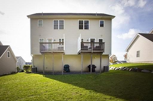 5th image of 33 Berm Dr #33