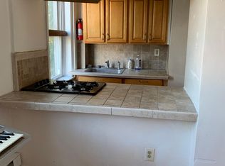 525 Welsh St #3, Chester, PA 19013