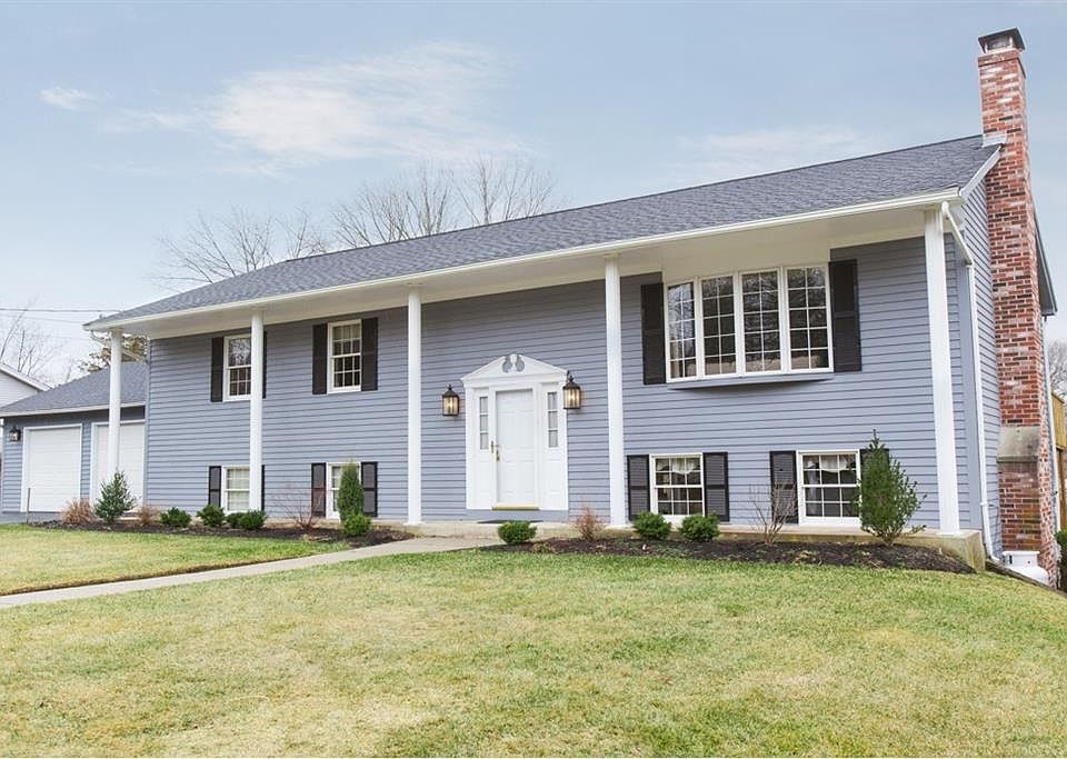 1st image of 19 Plantation Dr