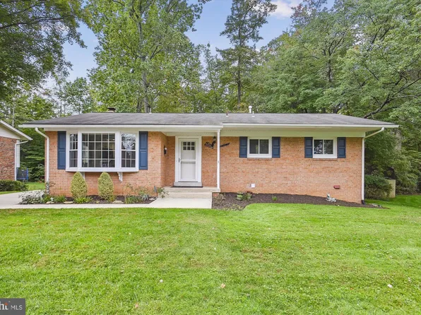 10229 Fox Ln, Fairfax, VA 22030