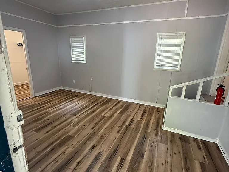 902 Lindsey Dr — Photo 12