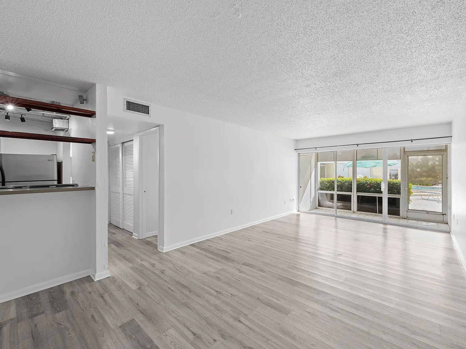 2302 S Manhattan Ave — Photo 1