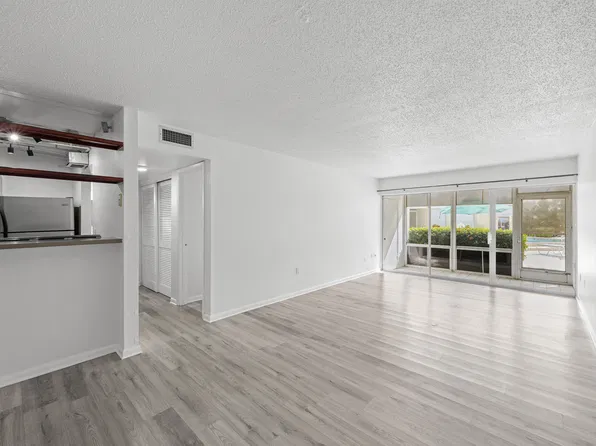 2302 S Manhattan Ave APT 111, Tampa, FL 33629