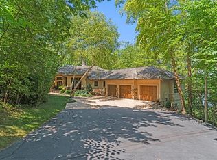 9 E Loch Lloyd Pkwy, Village Of Loch Lloyd, MO 64012