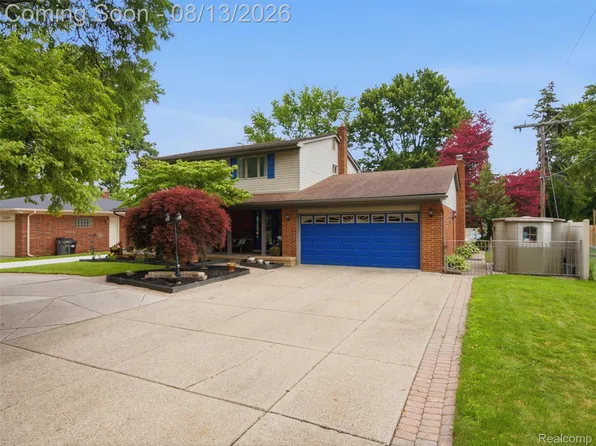 37402 Radde St, Clinton Township, MI 48036
