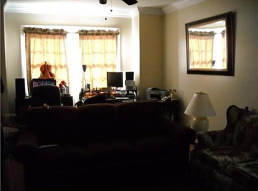 2nd image of 3215 Milan St