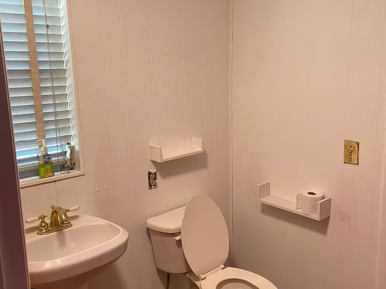 108 S Willow Ave — Photo 10