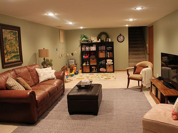 5th image of 2649 Ray Ave