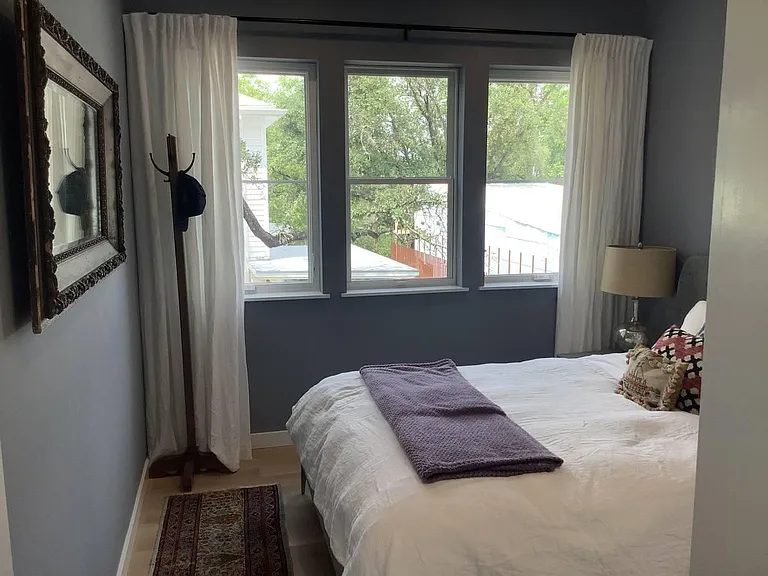 811 Pressler St — Photo 2