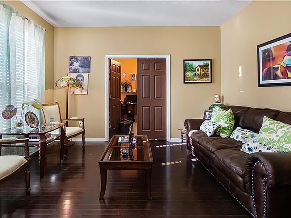 4th image of 260 Wallrock Ct