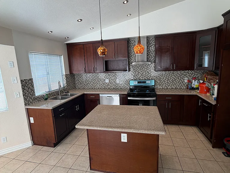 5804 E Avenue R11 — Photo 2