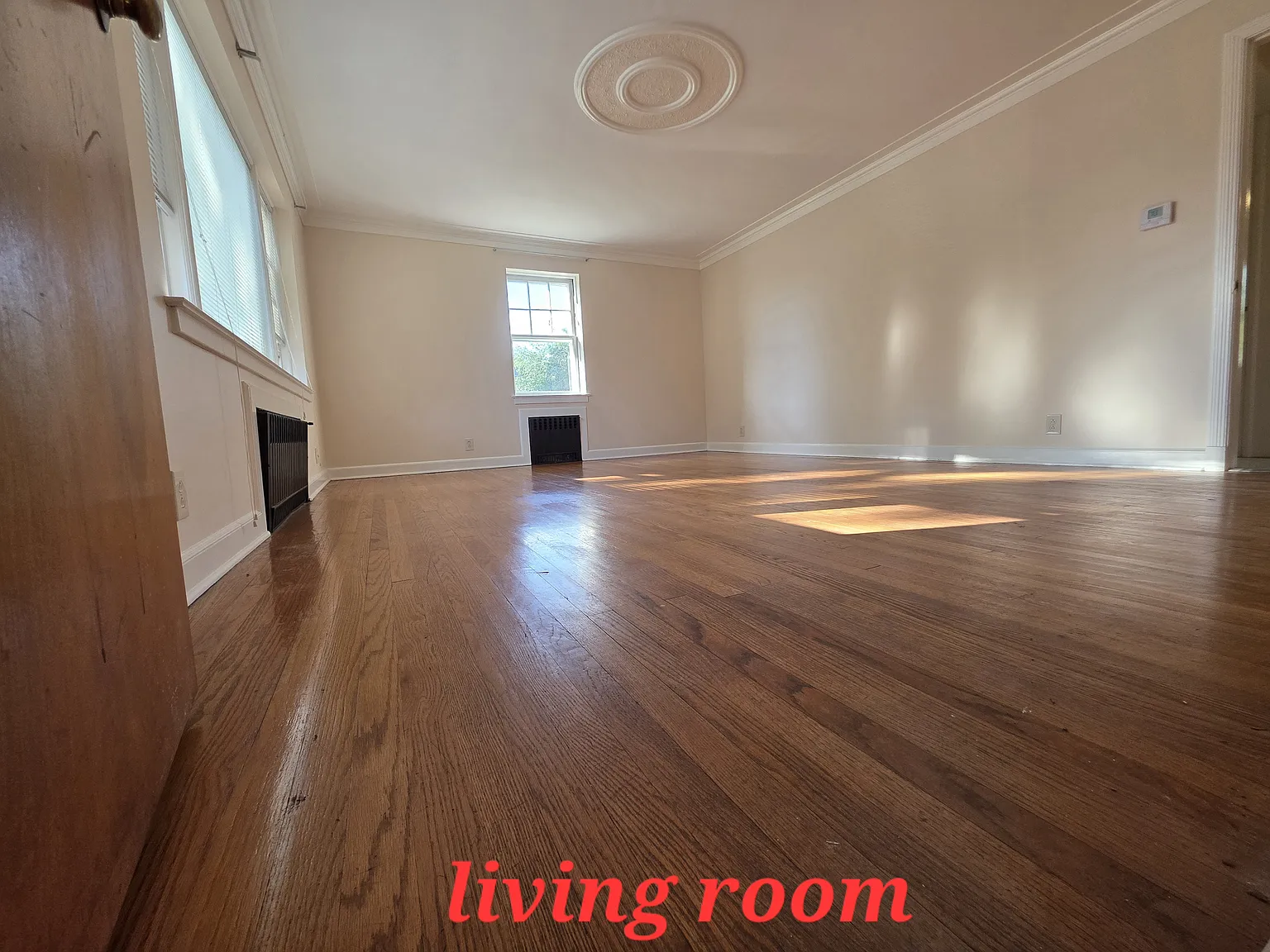 3 bed, 1200 sqft, $3,200 — Photo 4