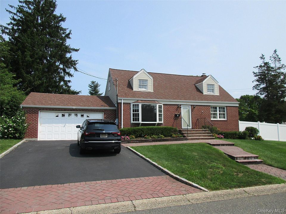 1st image of 1 Clare Drive