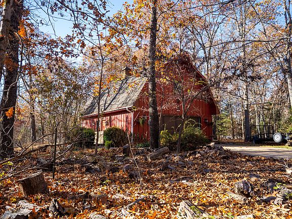 4th image of 239 Old Hickory Lane