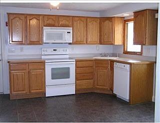 2nd image of 13 Pleasant St