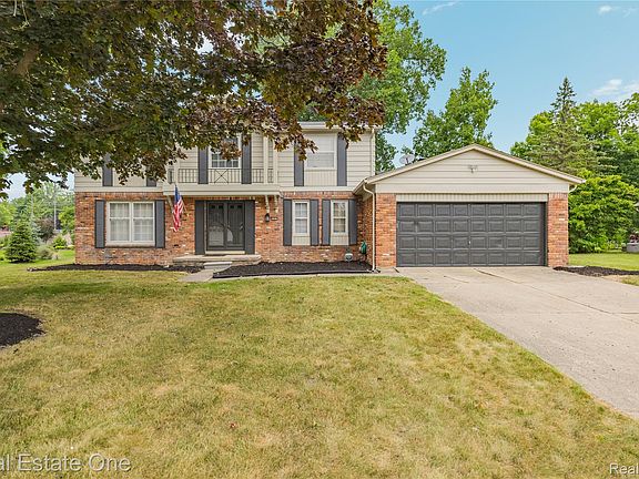 4th image of 31917 Olde Franklin Dr