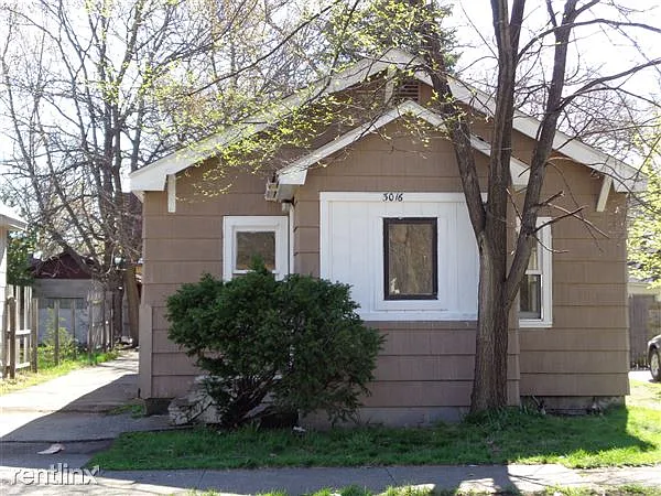 3016 6th St photo 1