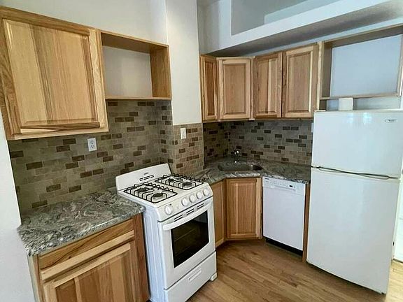 2nd image of 57 Clinton St Front 1C